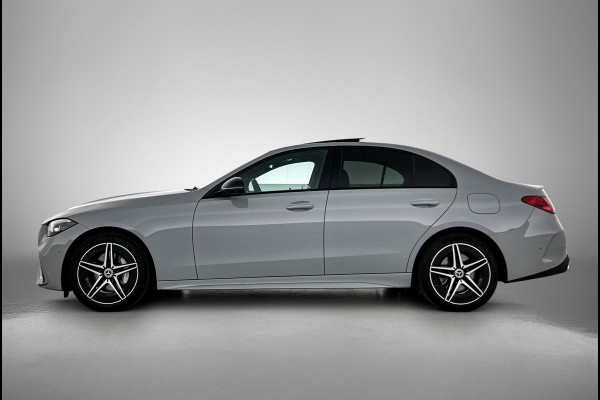 Mercedes-Benz C-Klasse 300 e Business Solution AMG AMG Line l Panoramadak l Burmester l Digital Light l Apple Carplay l Nightpakket l 360°-camera l Trekhaak | Inclusief 24 maanden MB Certified garantie voor Europa.