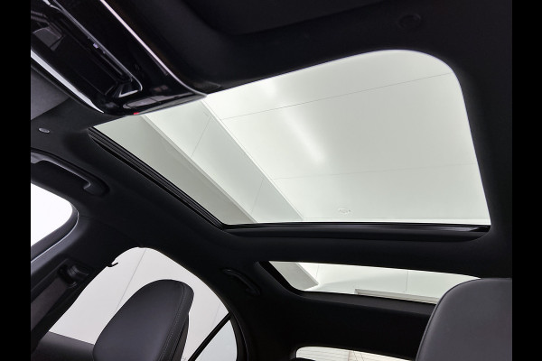 Mercedes-Benz C-Klasse 300 e Business Solution AMG AMG Line l Panoramadak l Burmester l Digital Light l Apple Carplay l Nightpakket l 360°-camera l Trekhaak | Inclusief 24 maanden MB Certified garantie voor Europa.