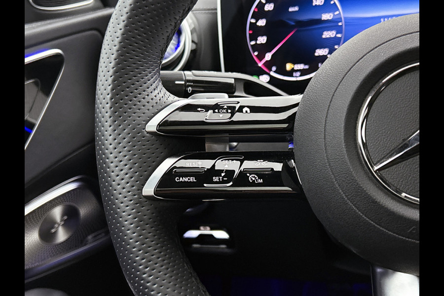 Mercedes-Benz C-Klasse 300 e Business Solution AMG AMG Line l Panoramadak l Burmester l Digital Light l Apple Carplay l Nightpakket l 360°-camera l Trekhaak | Inclusief 24 maanden MB Certified garantie voor Europa.