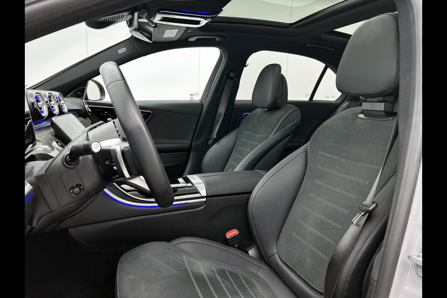 Mercedes-Benz C-Klasse 300 e Business Solution AMG AMG Line l Panoramadak l Burmester l Digital Light l Apple Carplay l Nightpakket l 360°-camera l Trekhaak | Inclusief 24 maanden MB Certified garantie voor Europa.