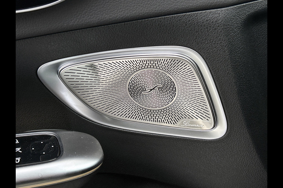 Mercedes-Benz C-Klasse 300 e Business Solution AMG AMG Line l Panoramadak l Burmester l Digital Light l Apple Carplay l Nightpakket l 360°-camera l Trekhaak | Inclusief 24 maanden MB Certified garantie voor Europa.