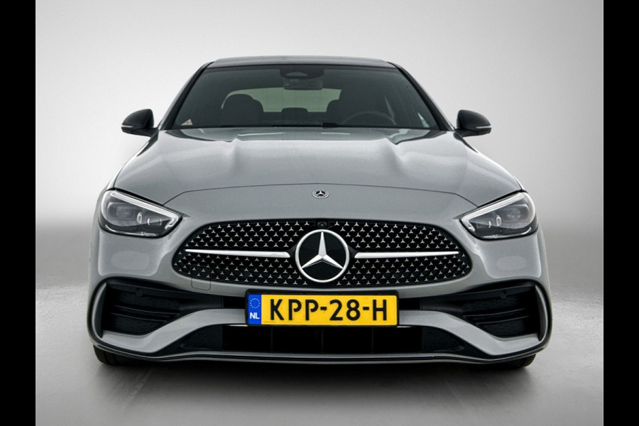 Mercedes-Benz C-Klasse 300 e Business Solution AMG AMG Line l Panoramadak l Burmester l Digital Light l Apple Carplay l Nightpakket l 360°-camera l Trekhaak | Inclusief 24 maanden MB Certified garantie voor Europa.