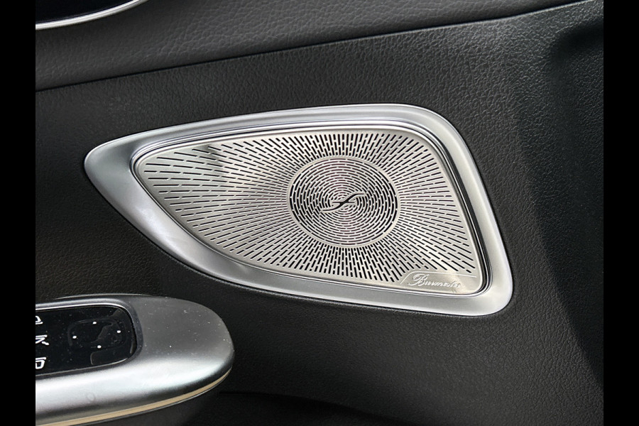 Mercedes-Benz C-Klasse 300 e Business Solution AMG AMG Line l Panoramadak l Burmester l Digital Light l Apple Carplay l Nightpakket l 360°-camera l Trekhaak | Inclusief 24 maanden MB Certified garantie voor Europa.