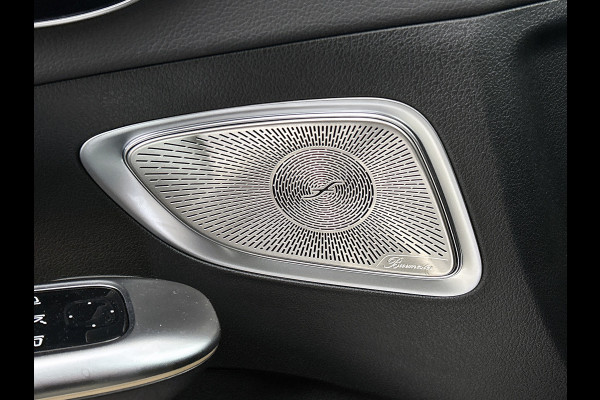Mercedes-Benz C-Klasse 300 e Business Solution AMG AMG Line l Panoramadak l Burmester l Digital Light l Apple Carplay l Nightpakket l 360°-camera l Trekhaak | Inclusief 24 maanden MB Certified garantie voor Europa.