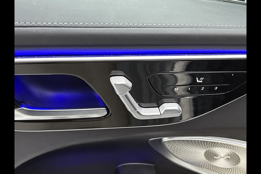 Mercedes-Benz C-Klasse 300 e Business Solution AMG AMG Line l Panoramadak l Burmester l Digital Light l Apple Carplay l Nightpakket l 360°-camera l Trekhaak | Inclusief 24 maanden MB Certified garantie voor Europa.