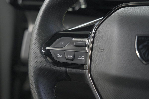 Peugeot 408 1.6 Plug-in HYbrid GT 180 e-EAT8 | Schuif-/Kanteldak | Alcantara Pakket | Dodehoekdetectie | Elektrische Kofferklep