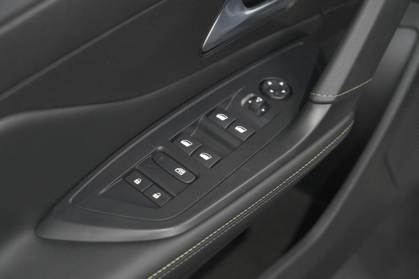 Peugeot 408 1.6 Plug-in HYbrid GT 180 e-EAT8 | Schuif-/Kanteldak | Alcantara Pakket | Dodehoekdetectie | Elektrische Kofferklep