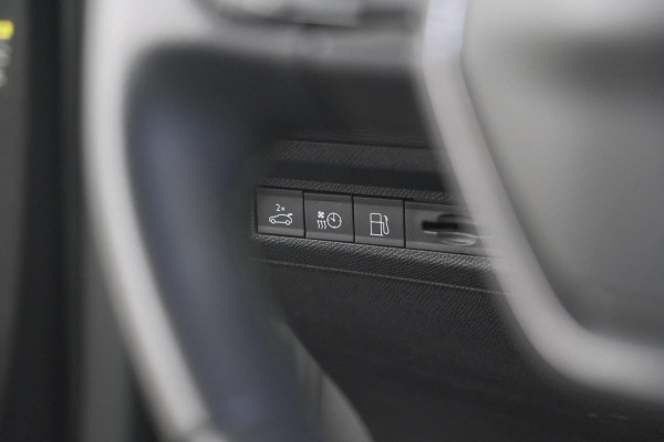 Peugeot 408 1.6 Plug-in HYbrid GT 180 e-EAT8 | Schuif-/Kanteldak | Alcantara Pakket | Dodehoekdetectie | Elektrische Kofferklep