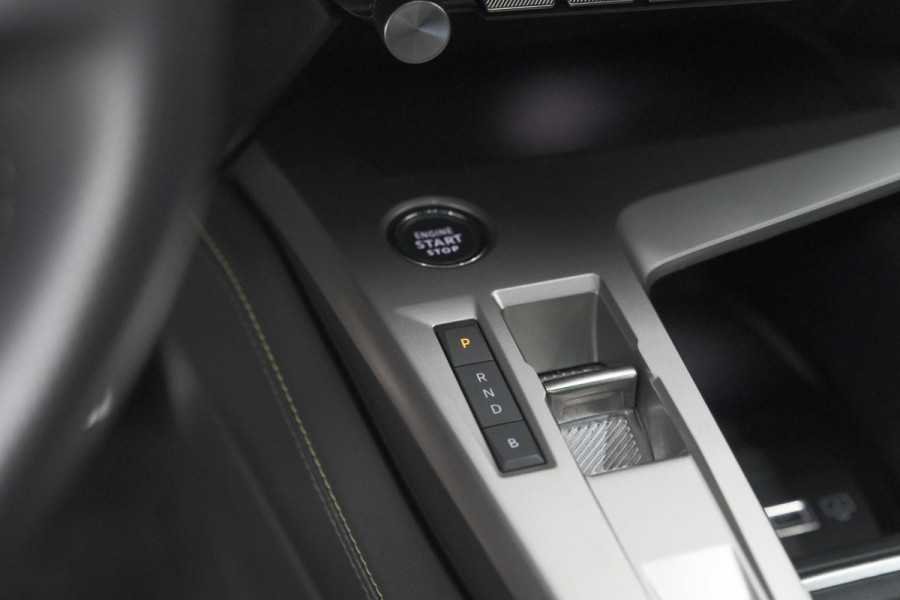 Peugeot 408 1.6 Plug-in HYbrid GT 180 e-EAT8 | Schuif-/Kanteldak | Alcantara Pakket | Dodehoekdetectie | Elektrische Kofferklep