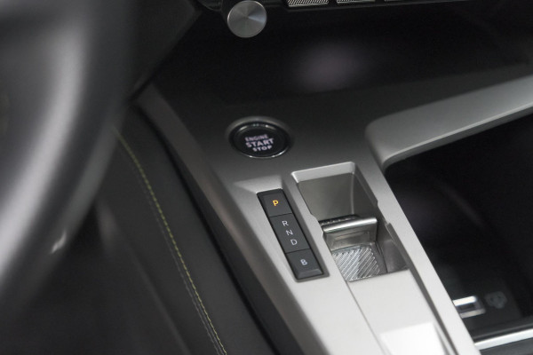 Peugeot 408 1.6 Plug-in HYbrid GT 180 e-EAT8 | Schuif-/Kanteldak | Alcantara Pakket | Dodehoekdetectie | Elektrische Kofferklep