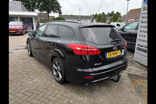 Ford FOCUS Wagon 1.0 ST-Line 125pk | Trekhaak | 18 inch velgen | Climate control | Voorruit verwarming | NLD auto | Carplay, Android auto