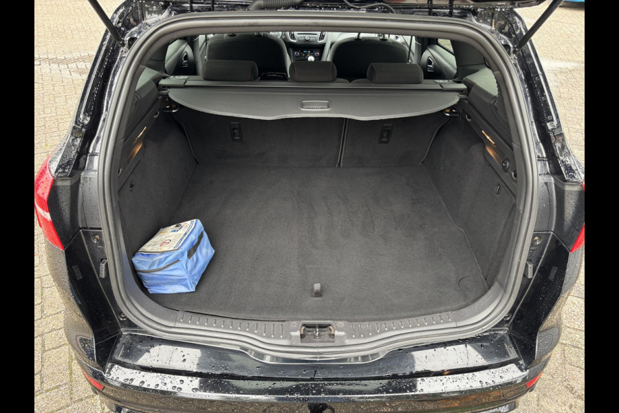 Ford FOCUS Wagon 1.0 ST-Line 125pk | Trekhaak | 18 inch velgen | Climate control | Voorruit verwarming | NLD auto | Carplay, Android auto