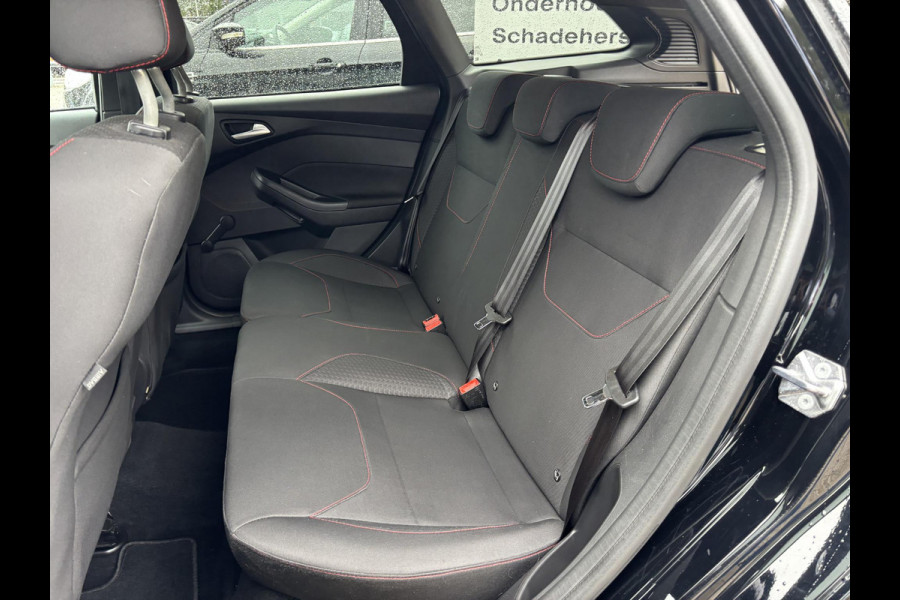 Ford FOCUS Wagon 1.0 ST-Line 125pk | Trekhaak | 18 inch velgen | Climate control | Voorruit verwarming | NLD auto | Carplay, Android auto