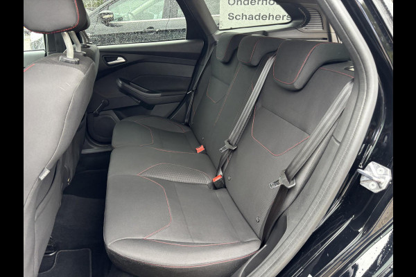 Ford FOCUS Wagon 1.0 ST-Line 125pk | Trekhaak | 18 inch velgen | Climate control | Voorruit verwarming | NLD auto | Carplay, Android auto