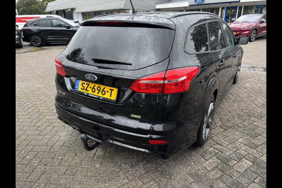 Ford FOCUS Wagon 1.0 ST-Line 125pk | Trekhaak | 18 inch velgen | Climate control | Voorruit verwarming | NLD auto | Carplay, Android auto