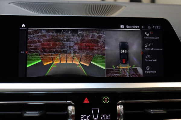 BMW 4 Serie Coupé M440i xDrive High Executive M Sport Pakket / Adaptief M-onderstel / Panoramadak / Laserlicht / Head-Up Display / M Sportrem / Driving Assistant Professional / Harman Kardon / Stoel- en stuurverwarming / Shadow line / 19 Inch / Live Cockpit Professional / Active Guard Plus / Comfort access