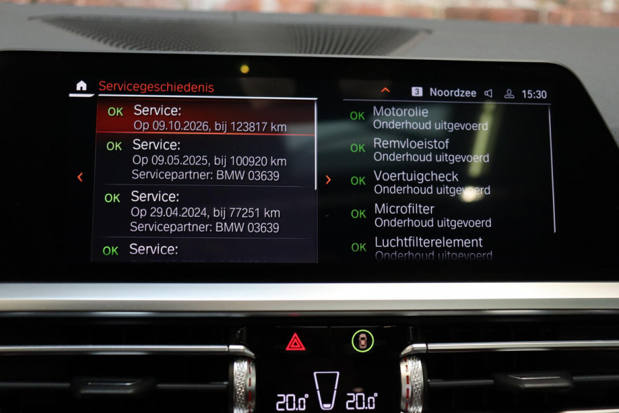 BMW 4 Serie Coupé M440i xDrive High Executive M Sport Pakket / Adaptief M-onderstel / Panoramadak / Laserlicht / Head-Up Display / M Sportrem / Driving Assistant Professional / Harman Kardon / Stoel- en stuurverwarming / Shadow line / 19 Inch / Live Cockpit Professional / Active Guard Plus / Comfort access