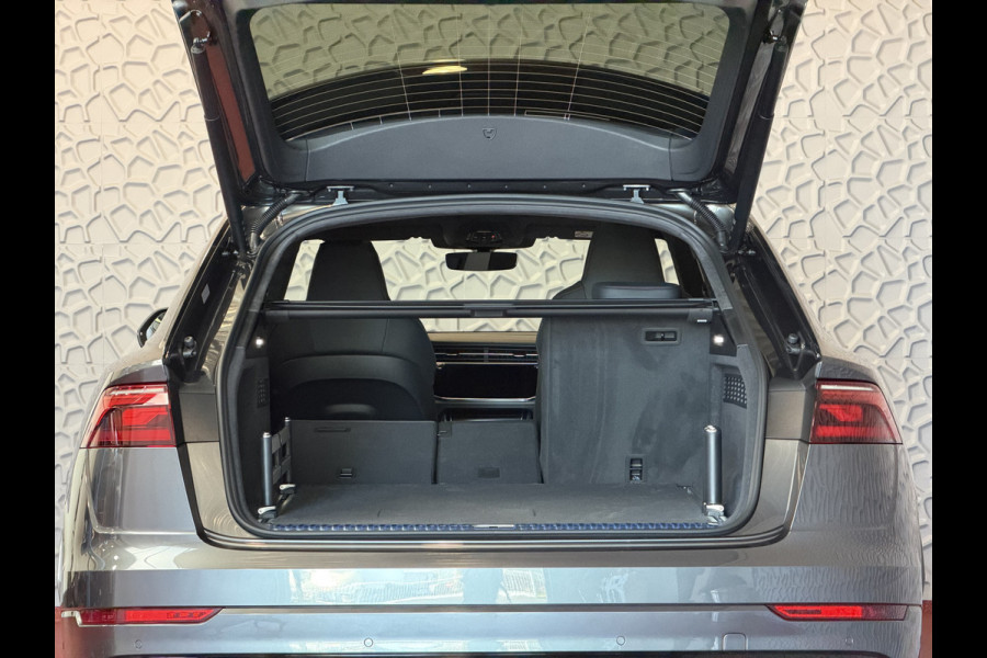Audi Q8 60 TFSI E COMPETITION PLUS LUCHTVERING SOFT.CLOSE 23''LMV B&O ACHTERAS.BST VALCONA LEER TREKHAAK HEADUP CARBON.INT MATRIX/LASER NIEUWE ONGEBRUIKTE AUTO