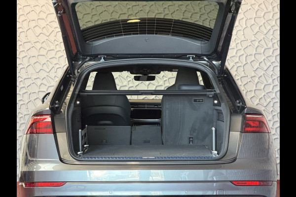 Audi Q8 60 TFSI E COMPETITION PLUS LUCHTVERING SOFT.CLOSE 23''LMV B&O ACHTERAS.BST VALCONA LEER TREKHAAK HEADUP CARBON.INT MATRIX/LASER NIEUWE ONGEBRUIKTE AUTO