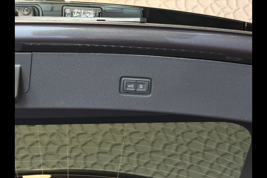 Audi Q8 60 TFSI E COMPETITION PLUS LUCHTVERING SOFT.CLOSE 23''LMV B&O ACHTERAS.BST VALCONA LEER TREKHAAK HEADUP CARBON.INT MATRIX/LASER NIEUWE ONGEBRUIKTE AUTO
