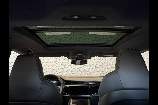 Audi Q8 60 TFSI E COMPETITION PLUS LUCHTVERING SOFT.CLOSE 23''LMV B&O ACHTERAS.BST VALCONA LEER TREKHAAK HEADUP CARBON.INT MATRIX/LASER NIEUWE ONGEBRUIKTE AUTO
