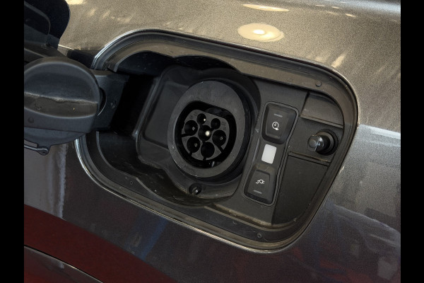 Audi Q8 60 TFSI E COMPETITION PLUS LUCHTVERING SOFT.CLOSE 23''LMV B&O ACHTERAS.BST VALCONA LEER TREKHAAK HEADUP CARBON.INT MATRIX/LASER NIEUWE ONGEBRUIKTE AUTO