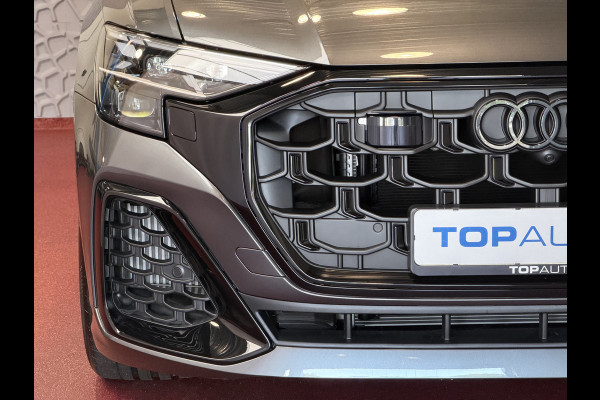 Audi Q8 60 TFSI E COMPETITION PLUS LUCHTVERING SOFT.CLOSE 23''LMV B&O ACHTERAS.BST VALCONA LEER TREKHAAK HEADUP CARBON.INT MATRIX/LASER NIEUWE ONGEBRUIKTE AUTO