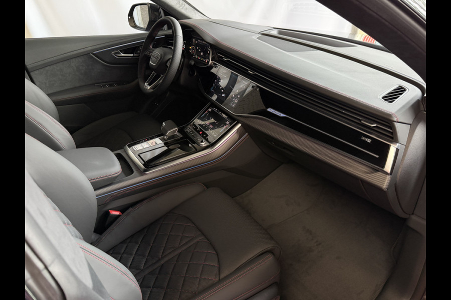 Audi Q8 60 TFSI E COMPETITION PLUS LUCHTVERING SOFT.CLOSE 23''LMV B&O ACHTERAS.BST VALCONA LEER TREKHAAK HEADUP CARBON.INT MATRIX/LASER NIEUWE ONGEBRUIKTE AUTO