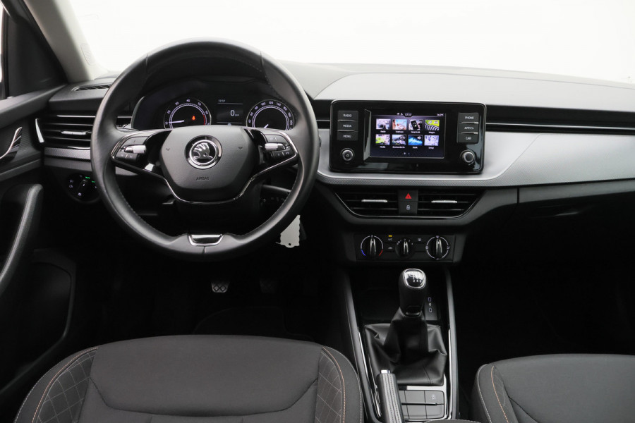 Škoda SCALA 1.0 TSI Ambition Eerste Eigenaar, Airco, Rijstrooksensor, Cruise, Apple Carplay, DAB, PDC, 16''