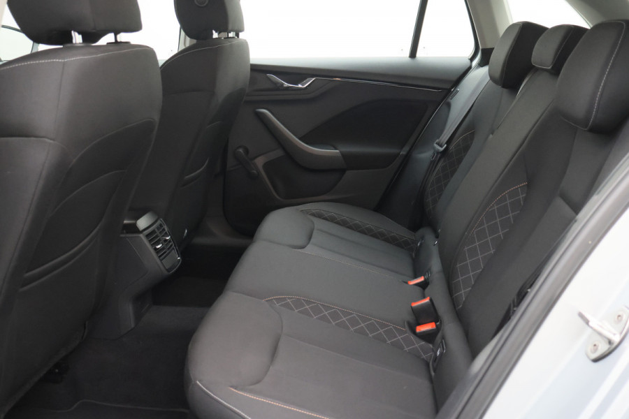 Škoda SCALA 1.0 TSI Ambition Eerste Eigenaar, Airco, Rijstrooksensor, Cruise, Apple Carplay, DAB, PDC, 16''