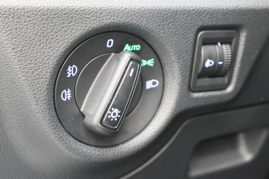 Škoda SCALA 1.0 TSI Ambition Eerste Eigenaar, Airco, Rijstrooksensor, Cruise, Apple Carplay, DAB, PDC, 16''
