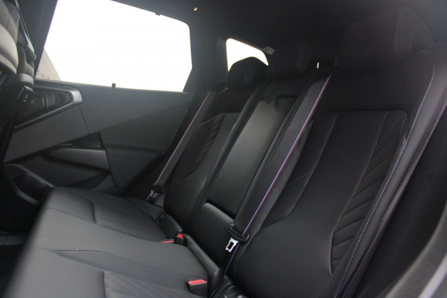 BMW X3 M50 xDrive 399PK M-SPORT PRO | PANORAMA DAK | HARMAN KARDON AUDIO SYSTEM | COMFORT PACK: (STOELVENTILATIE OP DE VOORSTOELEN, ELEKTRISCH VERWARMBARE VOORSTOELEN EN BUITENSTE ZITPLAATSEN ACHTERIN, HANDBEDIENDE ZONNESCHERMEN VOOR ACHTERPORTIERRUITEN) | PREMIUM PACK: (ELEKTRISCH VERSTELBARE LENDESTEUN VOOR BESTUURDER EN PASSAGIER, TRAVEL EN COMFORT SYSTEEM, ADAPTIEVE LED KOPLAMPEN) | PROFESSIONAL PACK: (PARKING ASSISTANT PLUS, DRIVING ASSISTANT PLUS, INTERIEURCAMERA, BMW LIVE COCKPIT PROFESSIONAL) | SHADOW LINE | NAVIGATIE | DRAADLOZE APPLE CARPLAY/ANDROID AUTO | DUBBELE D