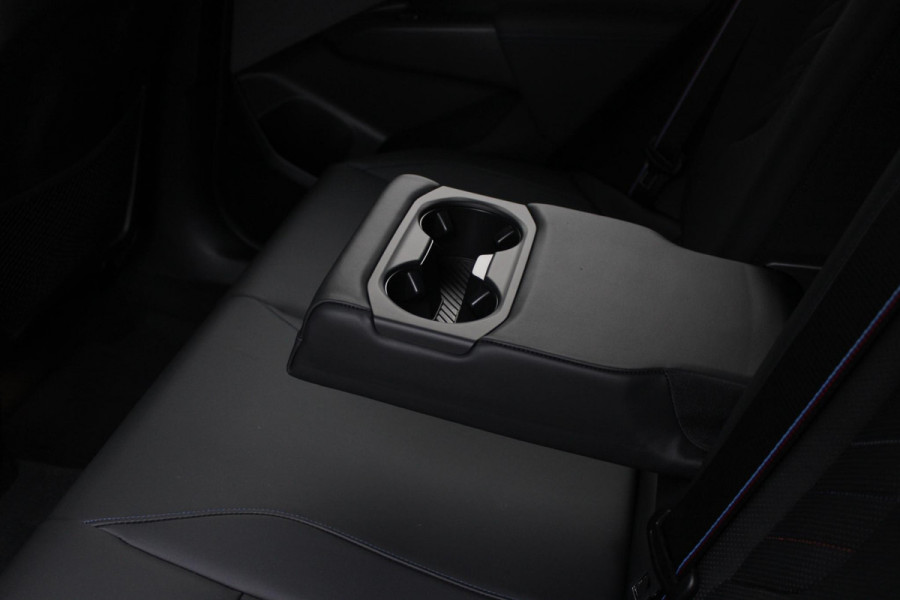 BMW X3 M50 xDrive 399PK M-SPORT PRO | PANORAMA DAK | HARMAN KARDON AUDIO SYSTEM | COMFORT PACK: (STOELVENTILATIE OP DE VOORSTOELEN, ELEKTRISCH VERWARMBARE VOORSTOELEN EN BUITENSTE ZITPLAATSEN ACHTERIN, HANDBEDIENDE ZONNESCHERMEN VOOR ACHTERPORTIERRUITEN) | PREMIUM PACK: (ELEKTRISCH VERSTELBARE LENDESTEUN VOOR BESTUURDER EN PASSAGIER, TRAVEL EN COMFORT SYSTEEM, ADAPTIEVE LED KOPLAMPEN) | PROFESSIONAL PACK: (PARKING ASSISTANT PLUS, DRIVING ASSISTANT PLUS, INTERIEURCAMERA, BMW LIVE COCKPIT PROFESSIONAL) | SHADOW LINE | NAVIGATIE | DRAADLOZE APPLE CARPLAY/ANDROID AUTO | DUBBELE D