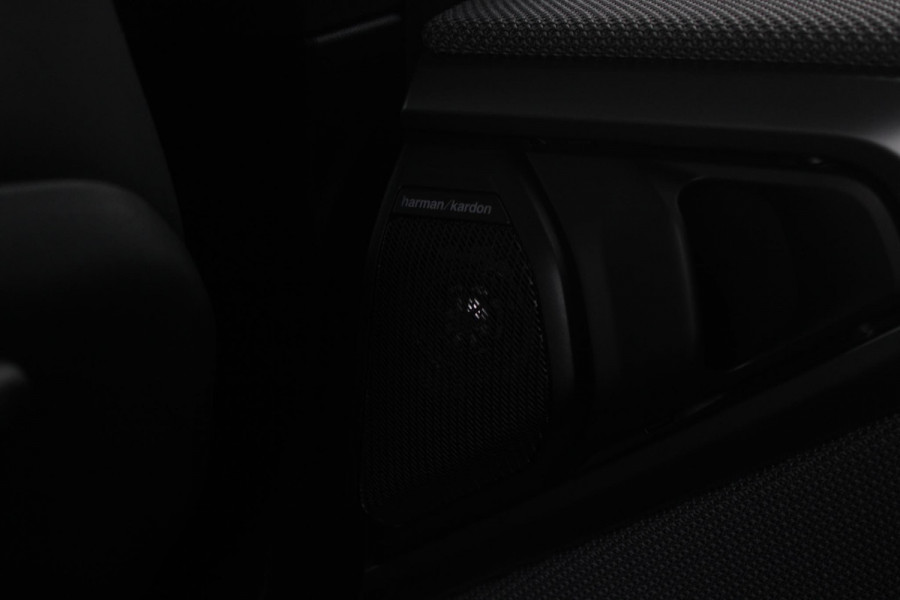 BMW X3 M50 xDrive 399PK M-SPORT PRO | PANORAMA DAK | HARMAN KARDON AUDIO SYSTEM | COMFORT PACK: (STOELVENTILATIE OP DE VOORSTOELEN, ELEKTRISCH VERWARMBARE VOORSTOELEN EN BUITENSTE ZITPLAATSEN ACHTERIN, HANDBEDIENDE ZONNESCHERMEN VOOR ACHTERPORTIERRUITEN) | PREMIUM PACK: (ELEKTRISCH VERSTELBARE LENDESTEUN VOOR BESTUURDER EN PASSAGIER, TRAVEL EN COMFORT SYSTEEM, ADAPTIEVE LED KOPLAMPEN) | PROFESSIONAL PACK: (PARKING ASSISTANT PLUS, DRIVING ASSISTANT PLUS, INTERIEURCAMERA, BMW LIVE COCKPIT PROFESSIONAL) | SHADOW LINE | NAVIGATIE | DRAADLOZE APPLE CARPLAY/ANDROID AUTO | DUBBELE D