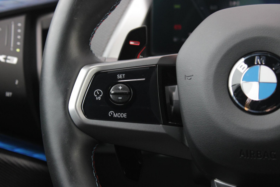 BMW X3 M50 xDrive 399PK M-SPORT PRO | PANORAMA DAK | HARMAN KARDON AUDIO SYSTEM | COMFORT PACK: (STOELVENTILATIE OP DE VOORSTOELEN, ELEKTRISCH VERWARMBARE VOORSTOELEN EN BUITENSTE ZITPLAATSEN ACHTERIN, HANDBEDIENDE ZONNESCHERMEN VOOR ACHTERPORTIERRUITEN) | PREMIUM PACK: (ELEKTRISCH VERSTELBARE LENDESTEUN VOOR BESTUURDER EN PASSAGIER, TRAVEL EN COMFORT SYSTEEM, ADAPTIEVE LED KOPLAMPEN) | PROFESSIONAL PACK: (PARKING ASSISTANT PLUS, DRIVING ASSISTANT PLUS, INTERIEURCAMERA, BMW LIVE COCKPIT PROFESSIONAL) | SHADOW LINE | NAVIGATIE | DRAADLOZE APPLE CARPLAY/ANDROID AUTO | DUBBELE D