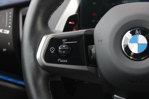 BMW X3 M50 xDrive 399PK M-SPORT PRO | PANORAMA DAK | HARMAN KARDON AUDIO SYSTEM | COMFORT PACK: (STOELVENTILATIE OP DE VOORSTOELEN, ELEKTRISCH VERWARMBARE VOORSTOELEN EN BUITENSTE ZITPLAATSEN ACHTERIN, HANDBEDIENDE ZONNESCHERMEN VOOR ACHTERPORTIERRUITEN) | PREMIUM PACK: (ELEKTRISCH VERSTELBARE LENDESTEUN VOOR BESTUURDER EN PASSAGIER, TRAVEL EN COMFORT SYSTEEM, ADAPTIEVE LED KOPLAMPEN) | PROFESSIONAL PACK: (PARKING ASSISTANT PLUS, DRIVING ASSISTANT PLUS, INTERIEURCAMERA, BMW LIVE COCKPIT PROFESSIONAL) | SHADOW LINE | NAVIGATIE | DRAADLOZE APPLE CARPLAY/ANDROID AUTO | DUBBELE D