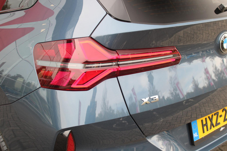 BMW X3 M50 xDrive 399PK M-SPORT PRO | PANORAMA DAK | HARMAN KARDON AUDIO SYSTEM | COMFORT PACK: (STOELVENTILATIE OP DE VOORSTOELEN, ELEKTRISCH VERWARMBARE VOORSTOELEN EN BUITENSTE ZITPLAATSEN ACHTERIN, HANDBEDIENDE ZONNESCHERMEN VOOR ACHTERPORTIERRUITEN) | PREMIUM PACK: (ELEKTRISCH VERSTELBARE LENDESTEUN VOOR BESTUURDER EN PASSAGIER, TRAVEL EN COMFORT SYSTEEM, ADAPTIEVE LED KOPLAMPEN) | PROFESSIONAL PACK: (PARKING ASSISTANT PLUS, DRIVING ASSISTANT PLUS, INTERIEURCAMERA, BMW LIVE COCKPIT PROFESSIONAL) | SHADOW LINE | NAVIGATIE | DRAADLOZE APPLE CARPLAY/ANDROID AUTO | DUBBELE D