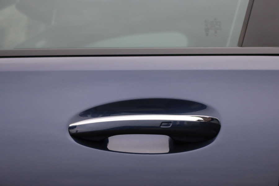 Mercedes-Benz C-Klasse Estate 300 e AMG Line Premium | Panoramadak | Memory | Distronic | Surround Camera | Trekhaak | Digital Light | Nightpakket | Augmented Reality |