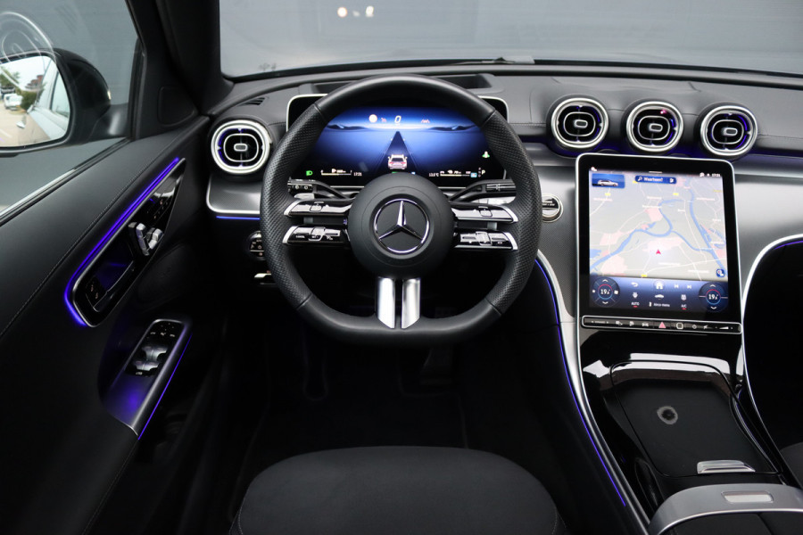 Mercedes-Benz C-Klasse Estate 300 e AMG Line Premium | Panoramadak | Memory | Distronic | Surround Camera | Trekhaak | Digital Light | Nightpakket | Augmented Reality |