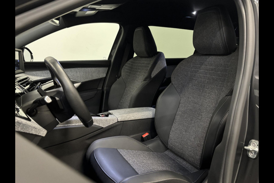 Peugeot 5008 1.2 Hybrid 136pk Allure Automaat Navigatie Cruise control Climate control LED Parkeersensoren Camera Apple Carplay/ Android Auto Radio