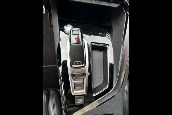 Peugeot 5008 1.2 PureTech GT-Line PANO|TREKHAAK|LEDER|7PERSOONS|STOELVER|KEYLESS