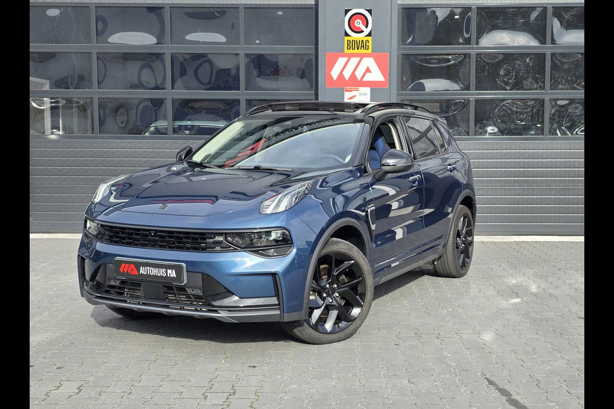 Lynk & Co 01 1.5 Black Edition Panoramadak|360° Camera|ACC|Stoelverwarming|Navi|Carplay