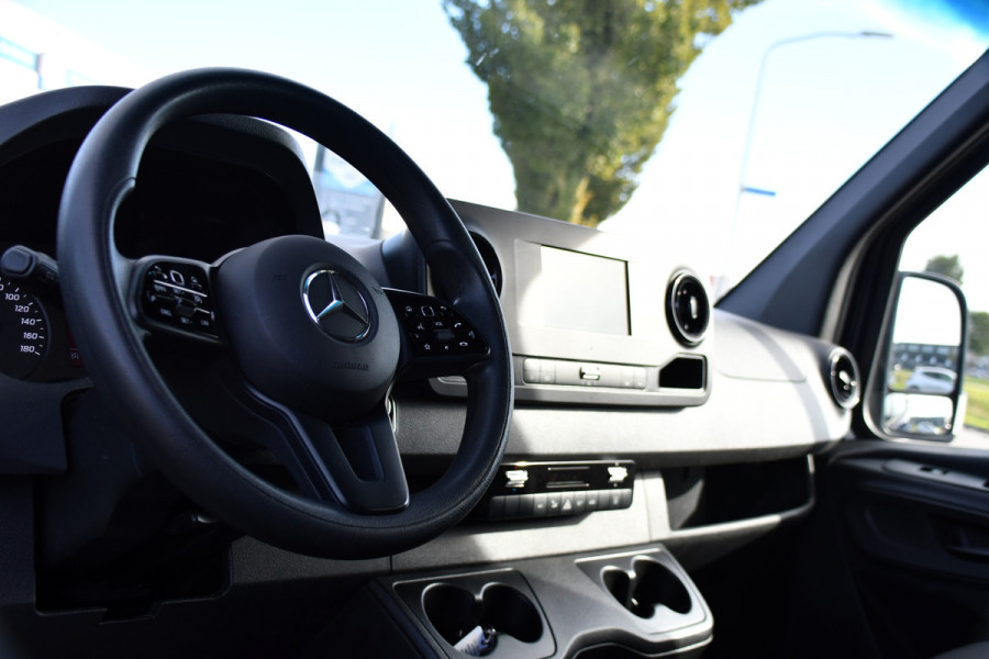 Mercedes-Benz Sprinter 317 1.9 CDI L2H2 RWD DC PB Edition Camera Cruise, Carplay, LED, 3500kg Trekhaak, Geveerde stoel, Standkachel, Automaat, 170pk, Uniek!