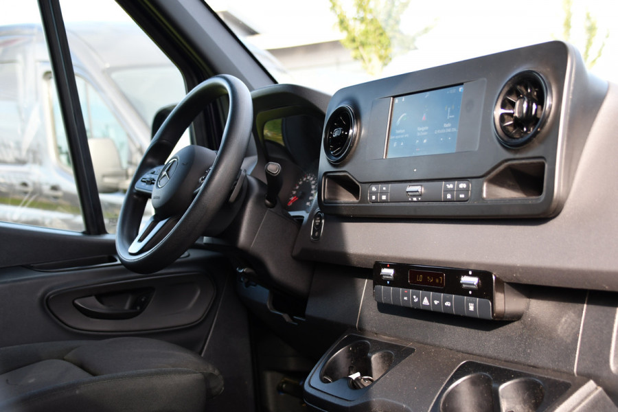 Mercedes-Benz Sprinter 317 1.9 CDI L2H2 RWD DC PB Edition Camera Cruise, Carplay, LED, 3500kg Trekhaak, Geveerde stoel, Standkachel, Automaat, 170pk, Uniek!