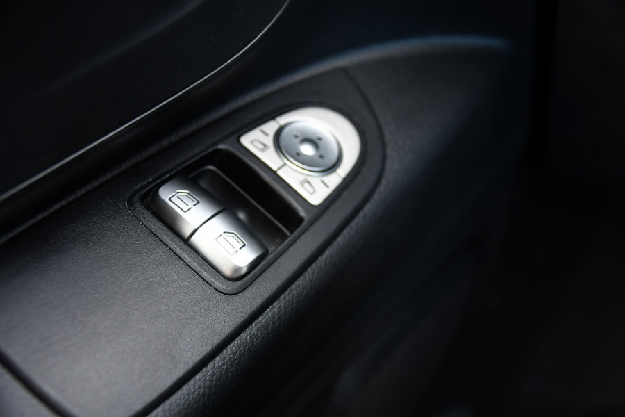 Mercedes-Benz Vito 114 CDI 1.9 PB Edition FACELIFT! Camera, Cruise, Carplay, Multimedia, Automaat, 136pk, Sensoren, Uniek!