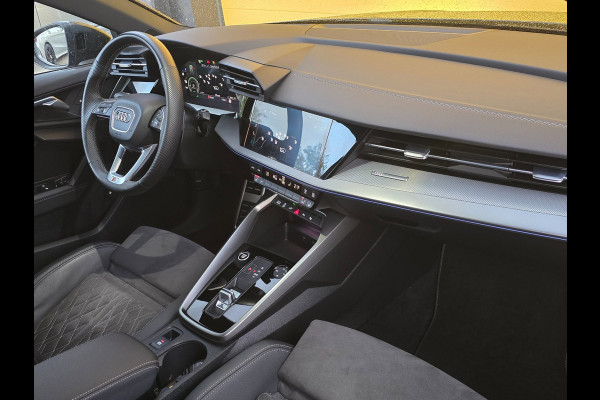 Audi A3 Sportback 40 TFSI e RS3 Look / B & O / Acc / Lane Assist / Dode Hoek / Dig Cockpit / Navi / Ecc / Elek Pakket / Allu Velge