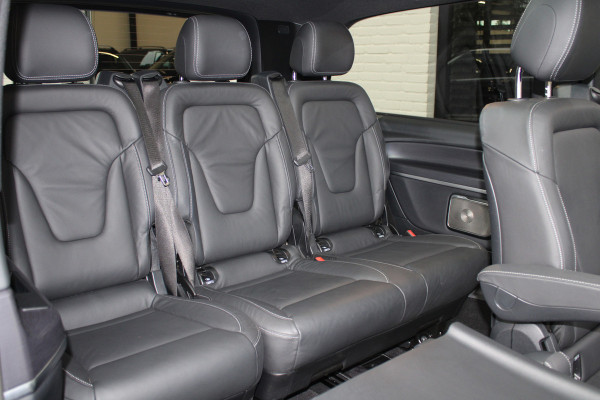 Mercedes-Benz Eqv 300 L2 / AMG / Luchtvering / Panorama / Elec Stoelen / 7-Persoons / Burmester / 360 Camera / Vol Opties / NIEUWSTAAT