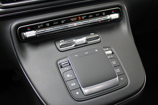 Mercedes-Benz Eqv 300 L2 / AMG / Luchtvering / Panorama / Elec Stoelen / 7-Persoons / Burmester / 360 Camera / Vol Opties / NIEUWSTAAT