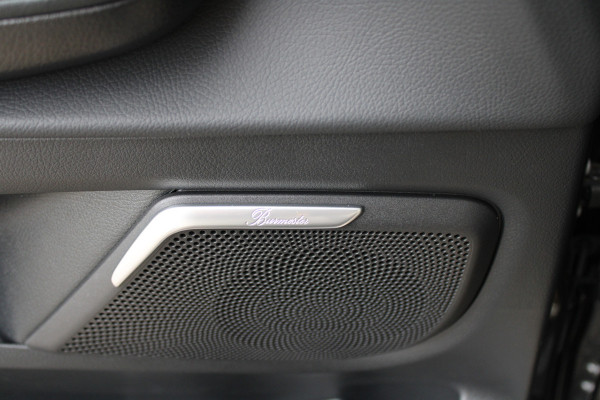 Mercedes-Benz Eqv 300 L2 / AMG / Luchtvering / Panorama / Elec Stoelen / 7-Persoons / Burmester / 360 Camera / Vol Opties / NIEUWSTAAT