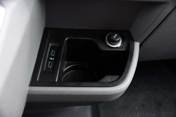 Volkswagen Transporter 2.0 TDI L1H1 Bulli Virtual, Camera, Cruise, Carplay, LED, Multimedia, 150pk, Leder, Uniek!